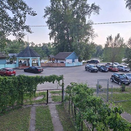 Sarga311 Ueduelohaz Szeged Villa Ngoại thất bức ảnh