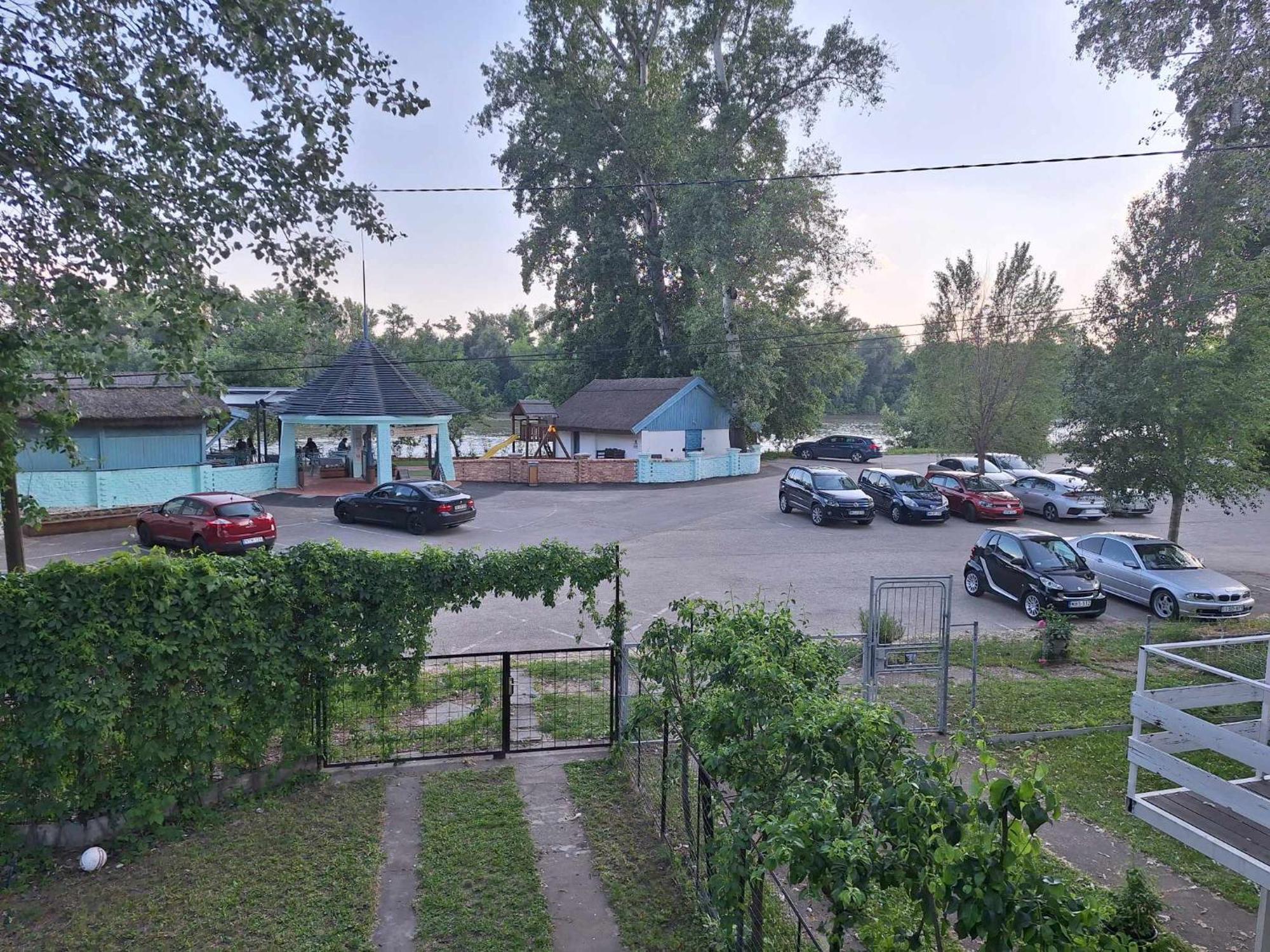 Sarga311 Ueduelohaz Szeged Villa Ngoại thất bức ảnh